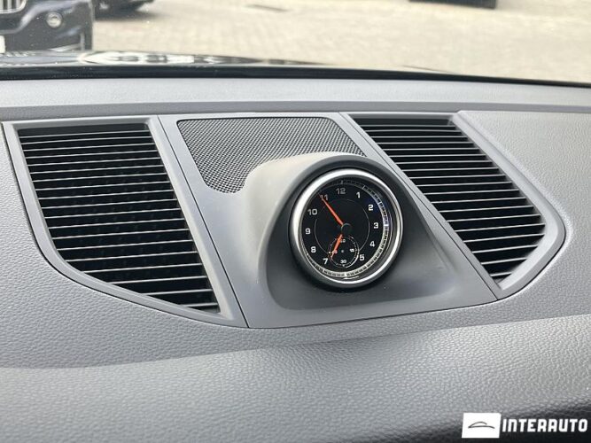 Porsche Macan 41 interauto-car