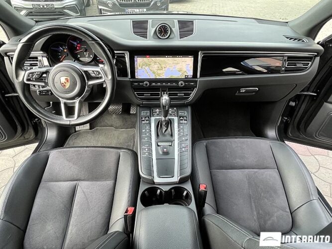 Porsche Macan 37 interauto-car