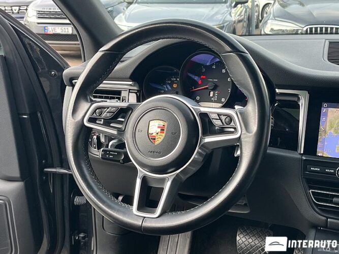 Porsche Macan 39 interauto-car