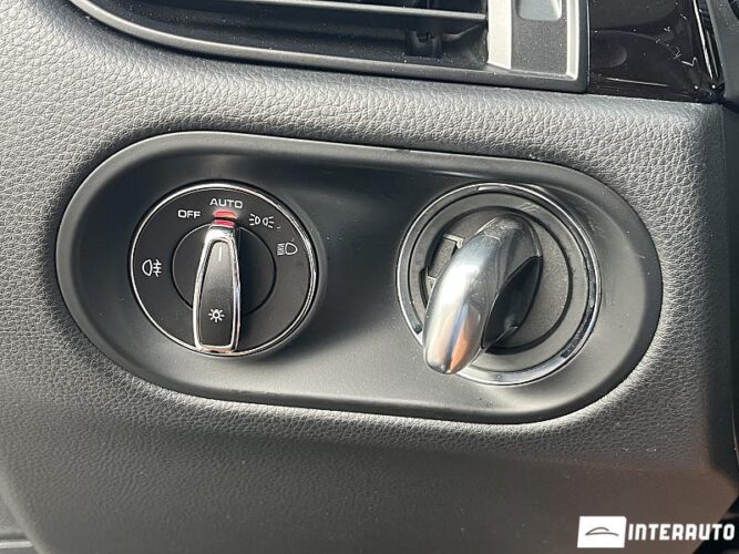 Porsche Macan 38 interauto-car