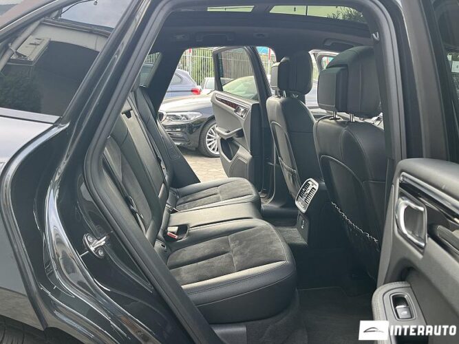 Porsche Macan 47 interauto-car