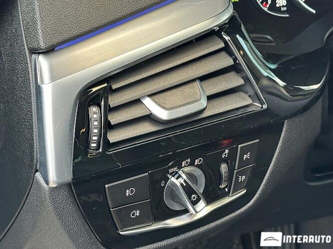 BMW 530e 45 interauto-car