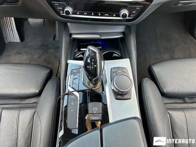 BMW 530e 44 interauto-car