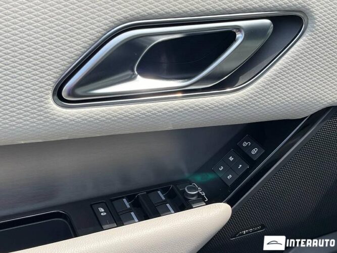 Land Rover Range Rover Velar 36 interauto-car