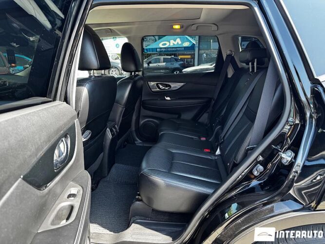 Nissan X-Trail 48 interauto-car