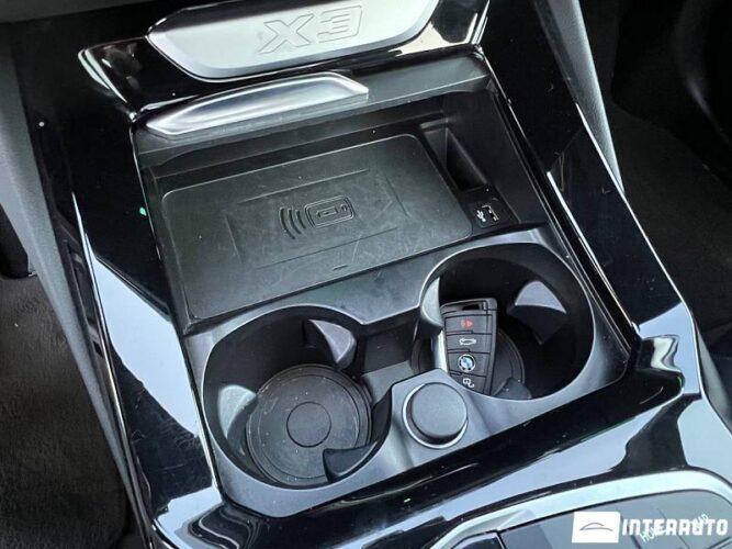 BMW X3 3.0i 46 interauto-car