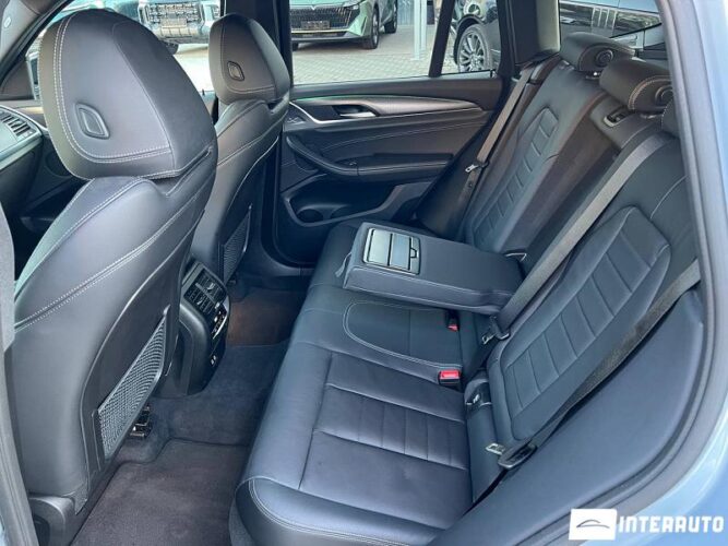 BMW X3 3.0i 52 interauto-car