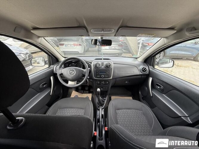 Dacia Sandero 33 interauto-car