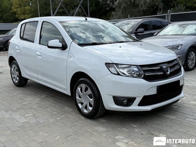 Dacia Sandero 28 interauto-car