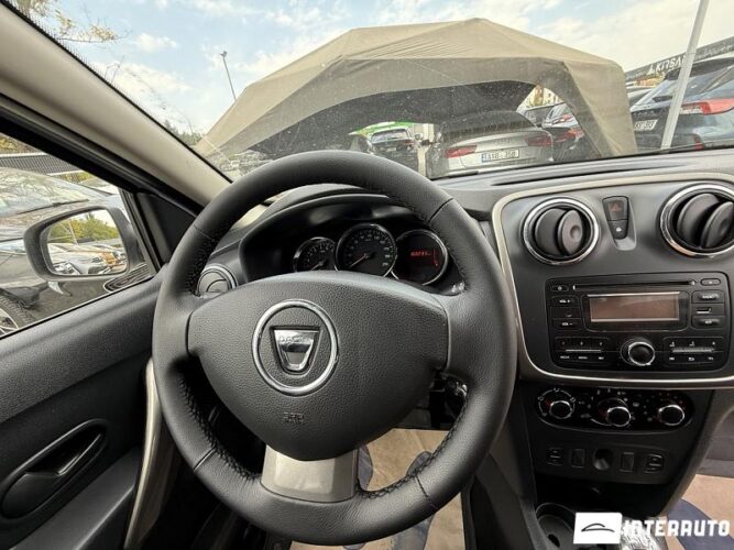 Dacia Sandero 34 interauto-car