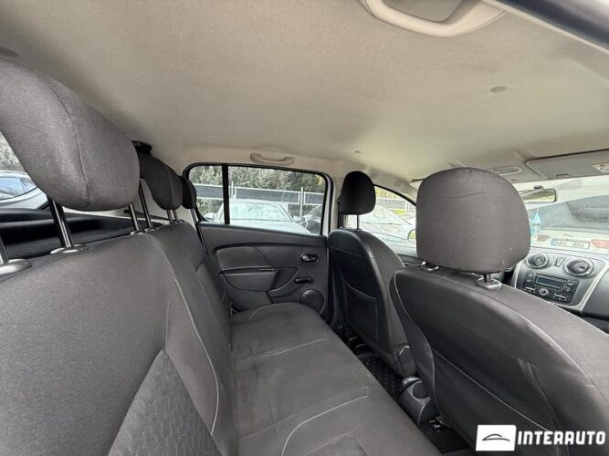 Dacia Sandero 37 interauto-car