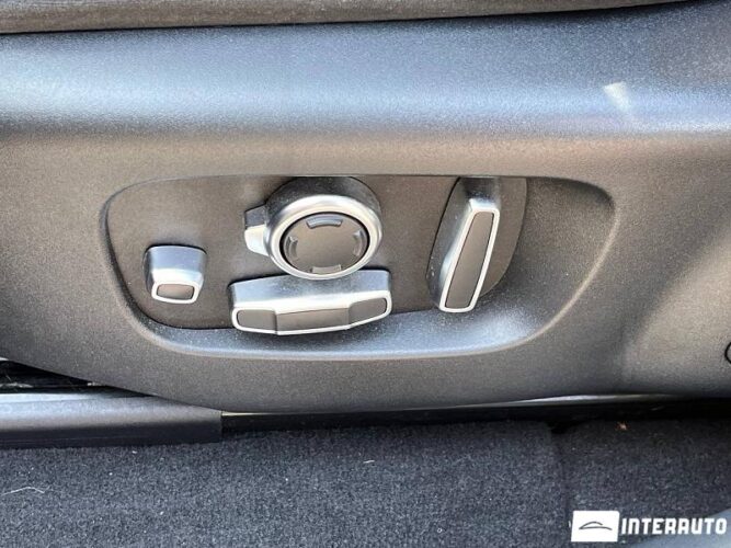 Land Rover Range Rover Velar 49 interauto-car