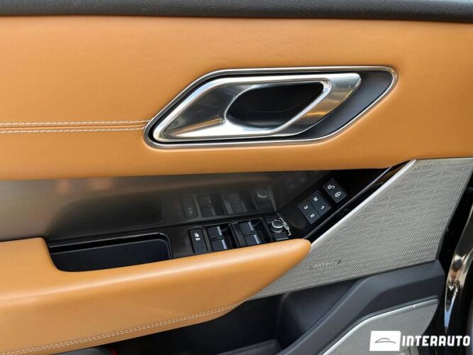 Land Rover Range Rover Velar 37 interauto-car