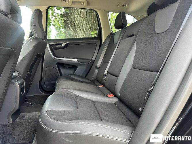 Volvo XC 60 42 interauto-car