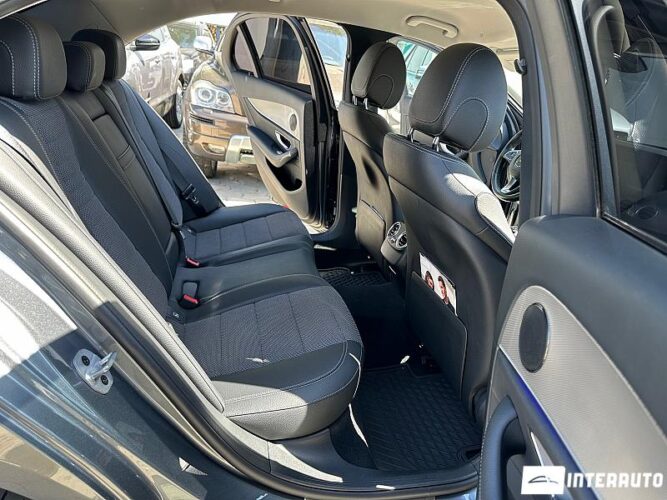 Mercedes E 200 44 interauto-car