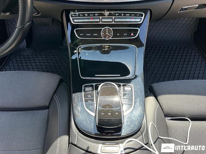 Mercedes E 200 39 interauto-car