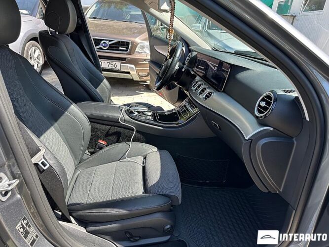 Mercedes E 200 34 interauto-car