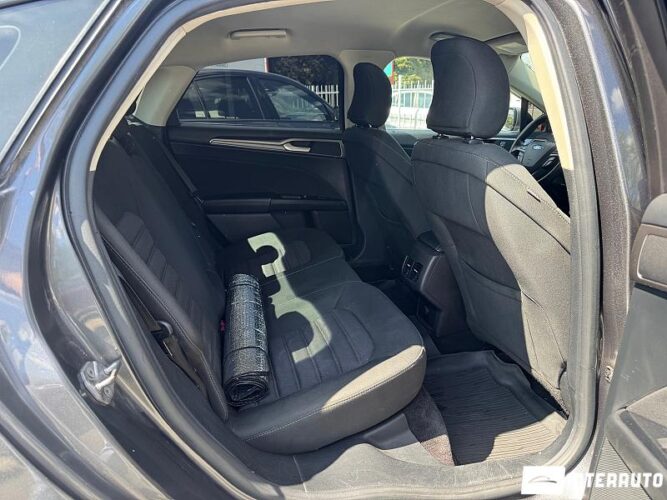 Ford Fusion 41 interauto-car