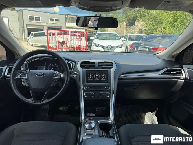 Ford Fusion 33 interauto-car