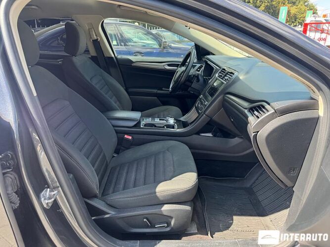 Ford Fusion 31 interauto-car