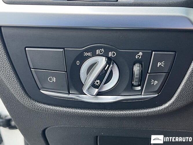 BMW X3 3.0e 39 interauto-car