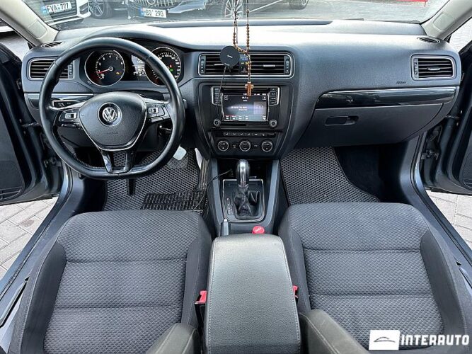 Volkswagen Jetta 38 interauto-car