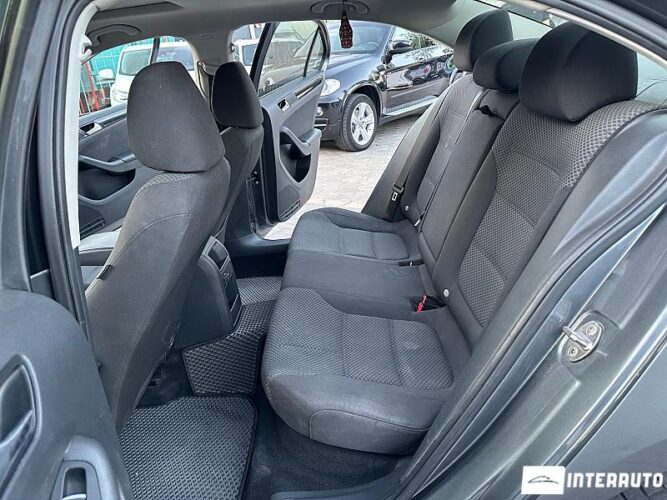 Volkswagen Jetta 35 interauto-car