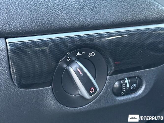 Volkswagen Jetta 44 interauto-car