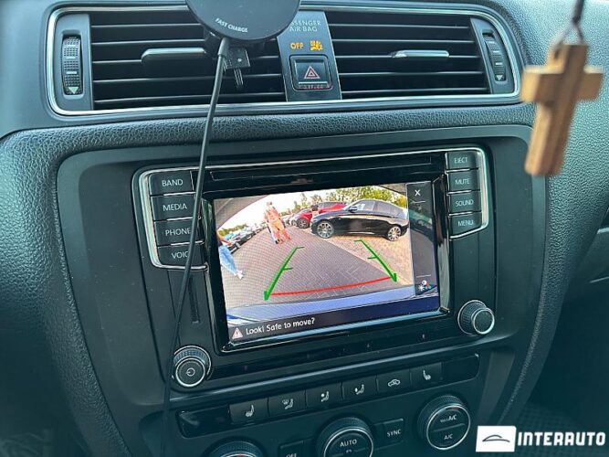 Volkswagen Jetta 42 interauto-car