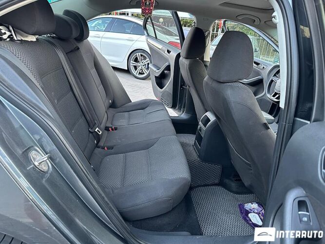 Volkswagen Jetta 36 interauto-car