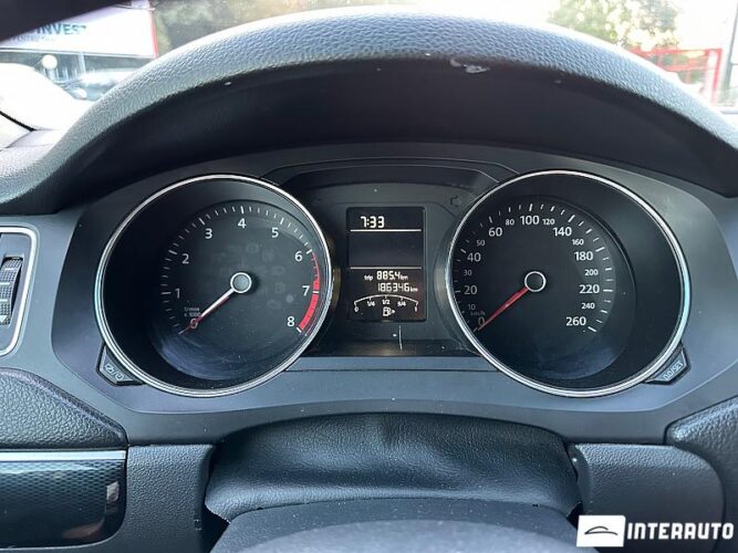 Volkswagen Jetta 39 interauto-car