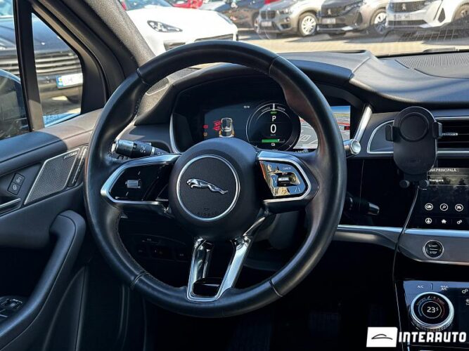 Jaguar I-Pace 36 interauto-car