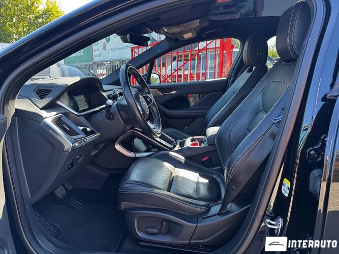 Jaguar I-Pace 34 interauto-car