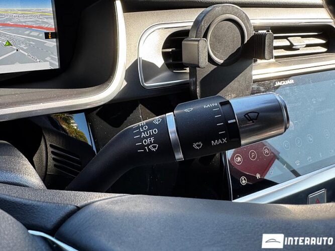 Jaguar I-Pace 42 interauto-car