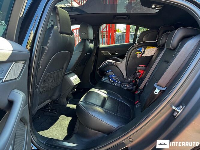Jaguar I-Pace 44 interauto-car