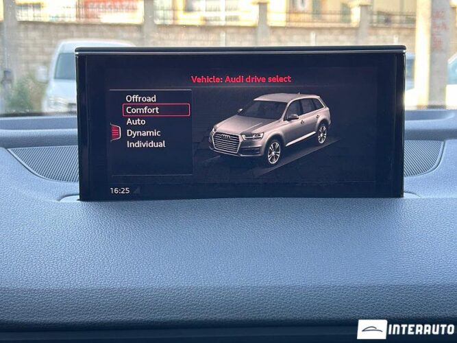 Audi Q7 45 interauto-car