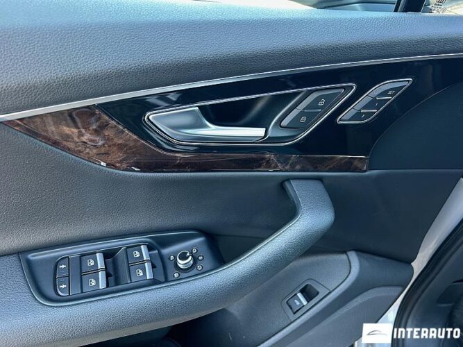 Audi Q7 38 interauto-car