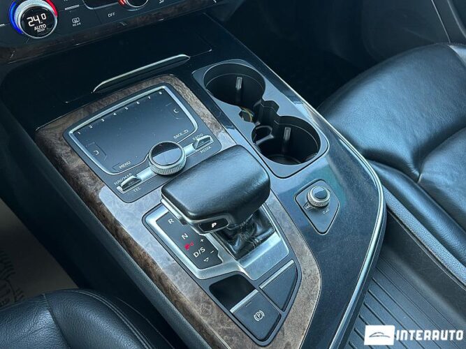 Audi Q7 47 interauto-car