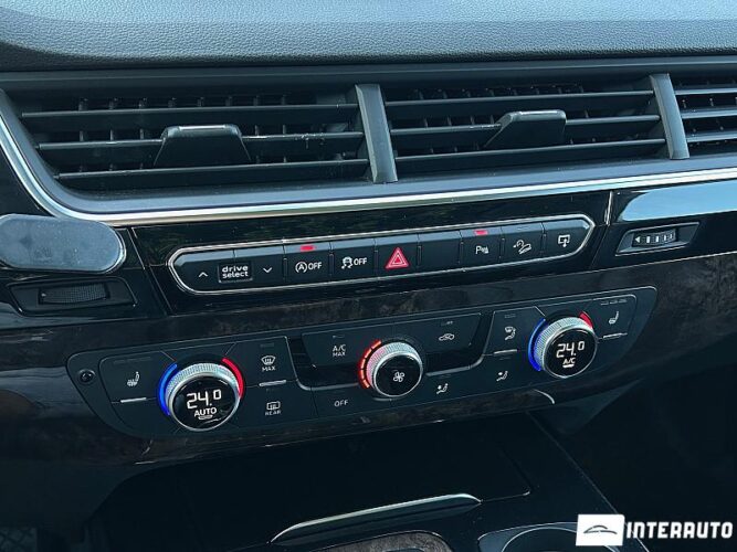 Audi Q7 46 interauto-car