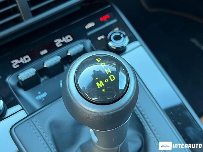 Porsche 911 GT3 48 interauto-car