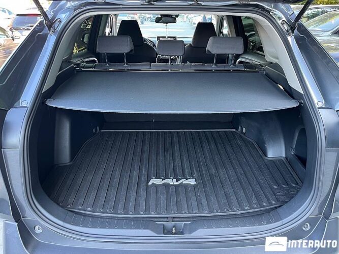 Toyota Rav-4 33 interauto-car