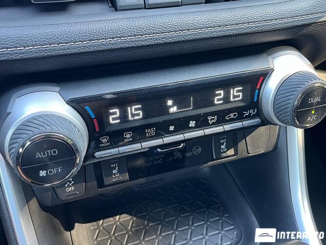 Toyota Rav-4 42 interauto-car