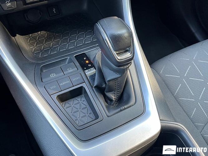 Toyota Rav-4 43 interauto-car