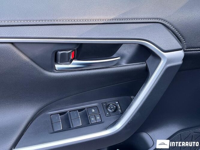 Toyota Rav-4 45 interauto-car