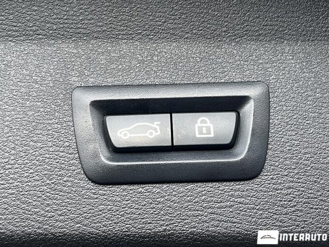 BMW X1 2.8i 50 interauto-car
