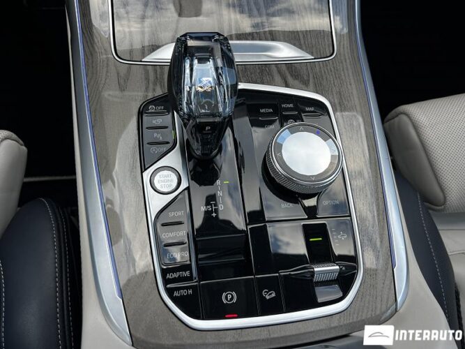 BMW X7 3.0d 53 interauto-car