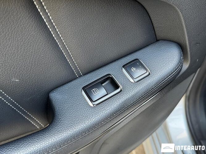 Mercedes E 250 51 interauto-car