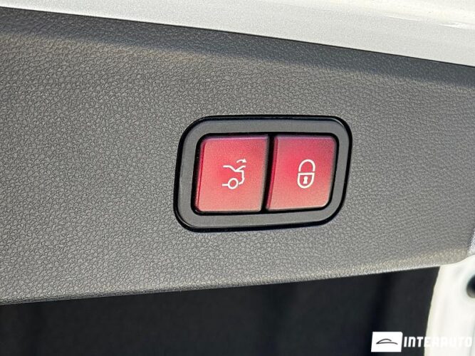 Mercedes E 250 54 interauto-car