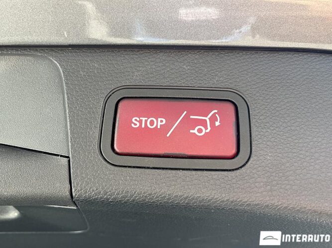 Mercedes C 300e 54 interauto-car