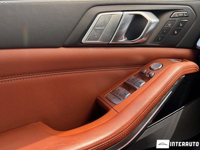 BMW X7 4.0i 45 interauto-car